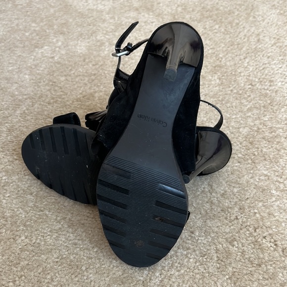 🎉🎉HP🎉🎉Calvin Klein Marin patent and suede heels - Picture 2 of 4
